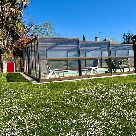 Gîte du boulanger au pays de padirac piscine couverte chauffée Mayrinhac-Lentour Esterno foto