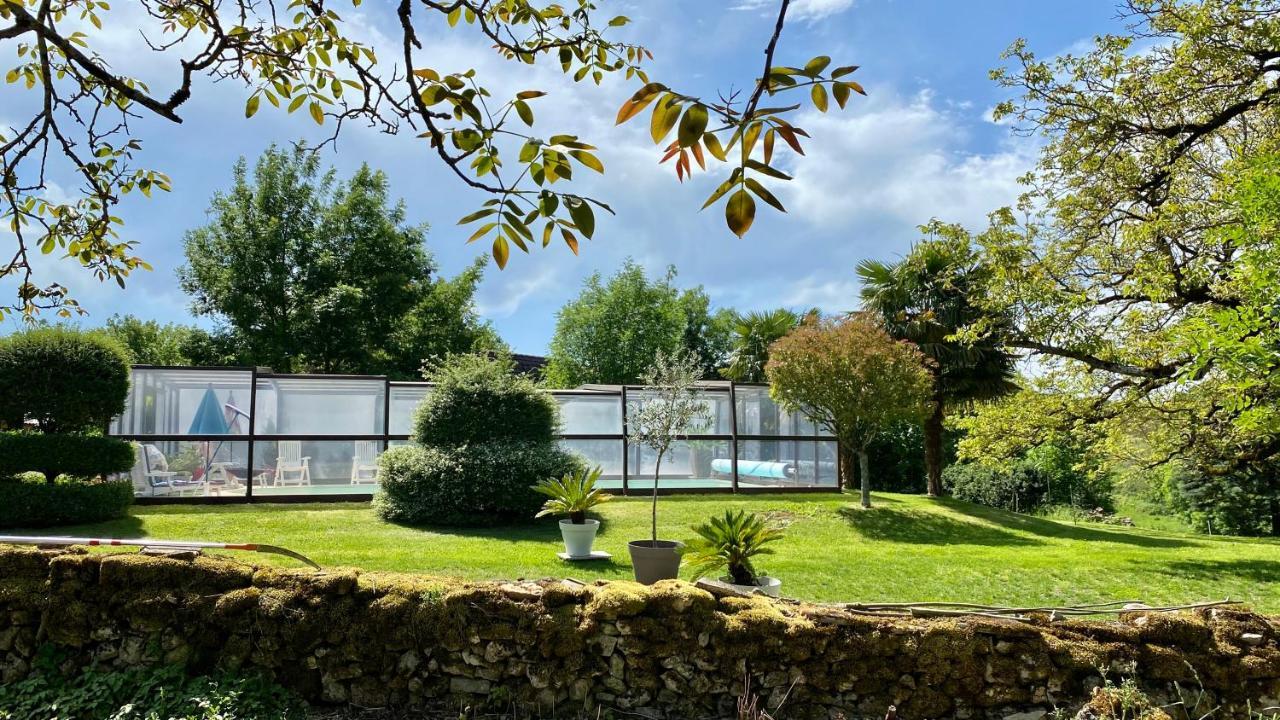 Gîte du boulanger au pays de padirac piscine couverte chauffée Mayrinhac-Lentour Esterno foto
