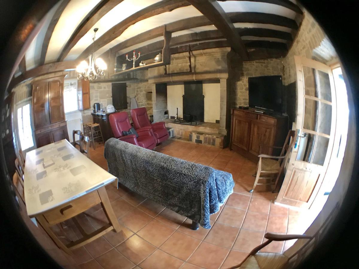Gîte du boulanger au pays de padirac piscine couverte chauffée Mayrinhac-Lentour Esterno foto