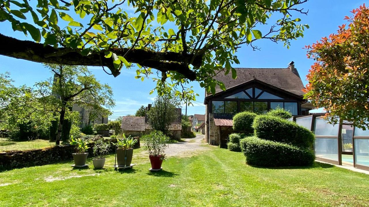 Gîte du boulanger au pays de padirac piscine couverte chauffée Mayrinhac-Lentour Esterno foto