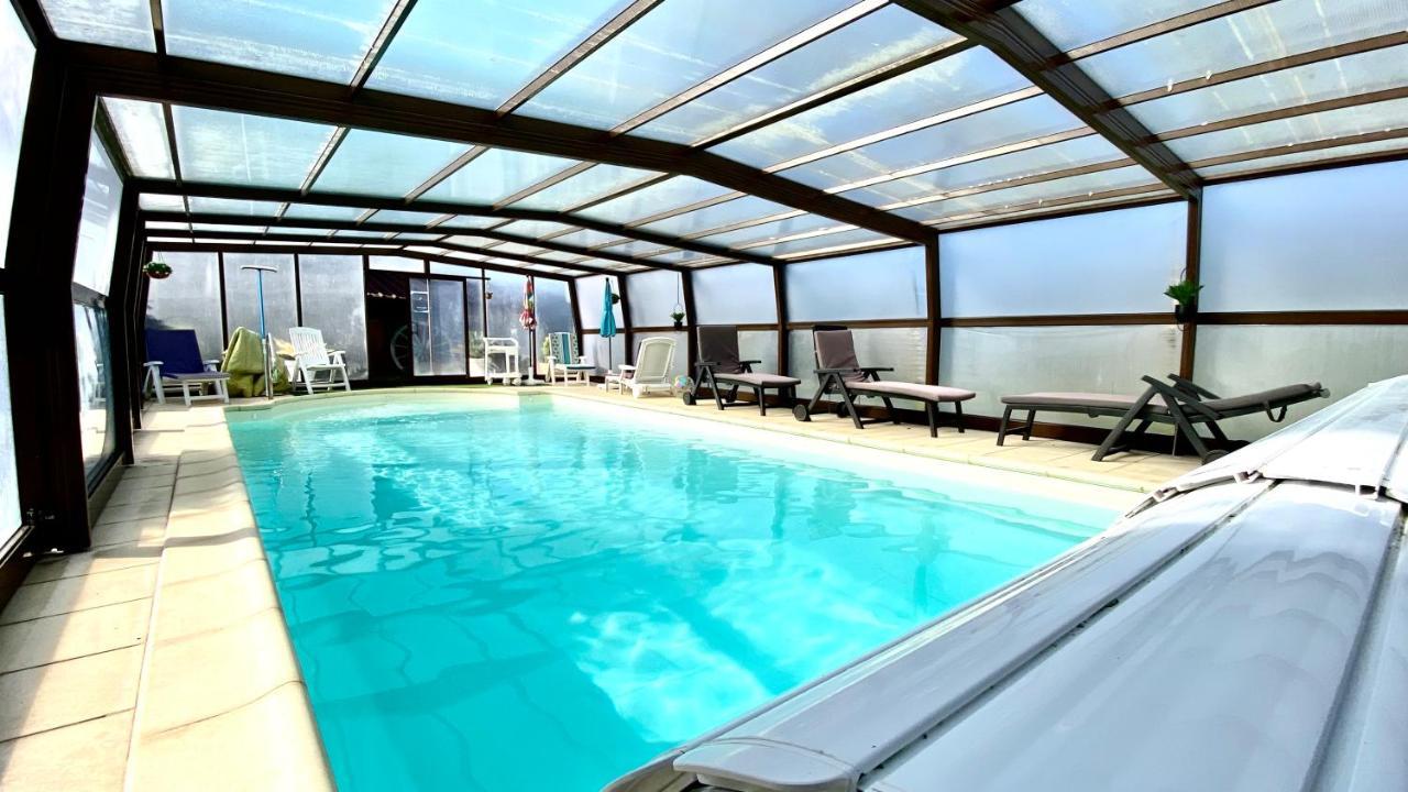 Gîte du boulanger au pays de padirac piscine couverte chauffée Mayrinhac-Lentour Esterno foto